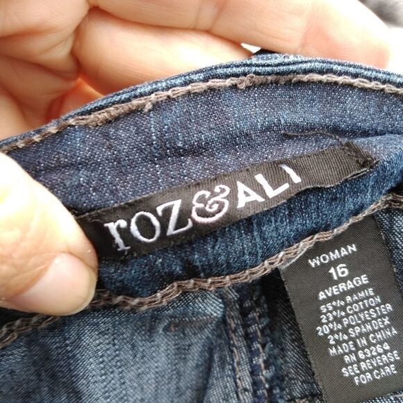 Roz & Ali jeans  - Picture 5 of 6